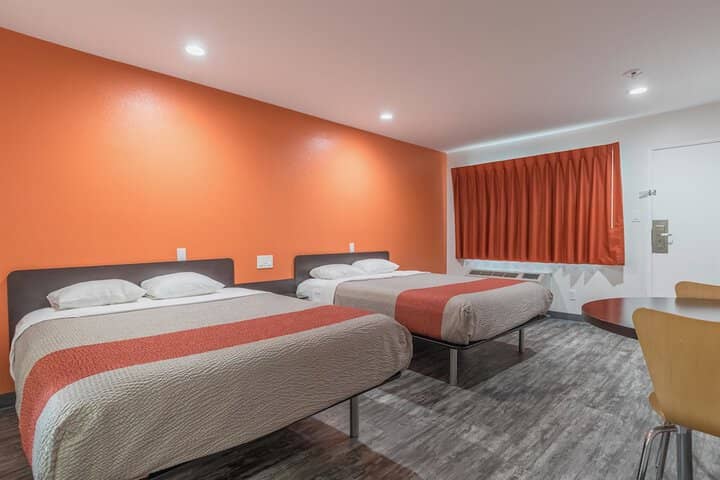 Room 16 of 34